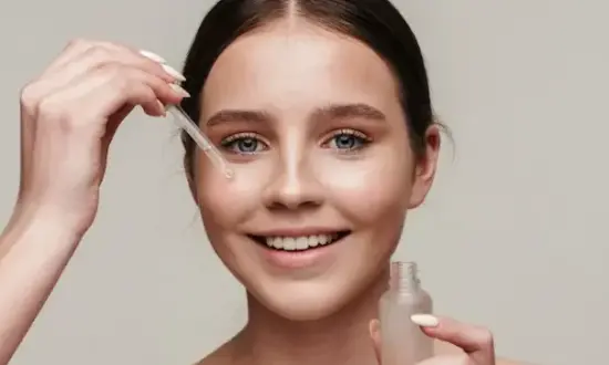 استفاده از سرم جوانساز پوست 6541454165152